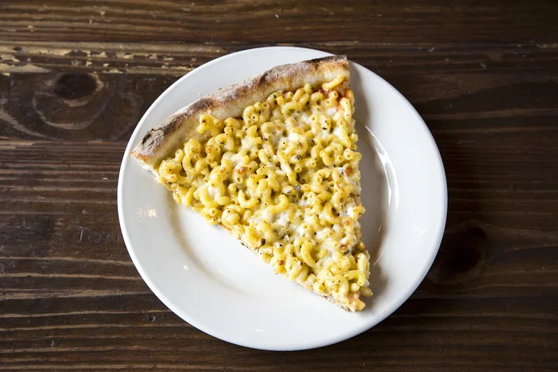 Mac and Cheese PIZZANISTA! DTLA Arts District