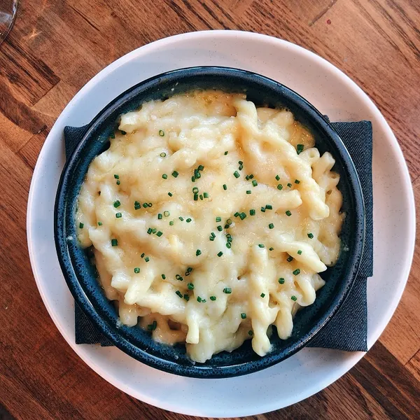 Mac and Cheese Devine Cheese & Wine