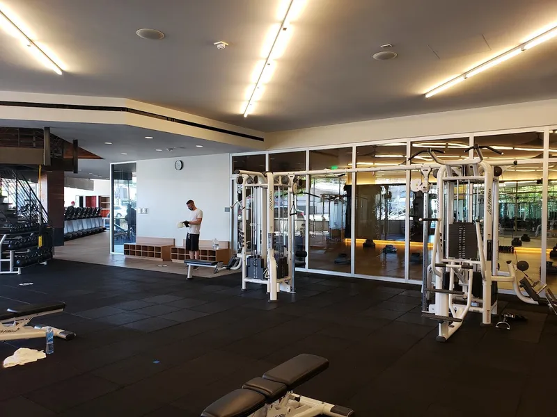 workout classes Equinox Encino