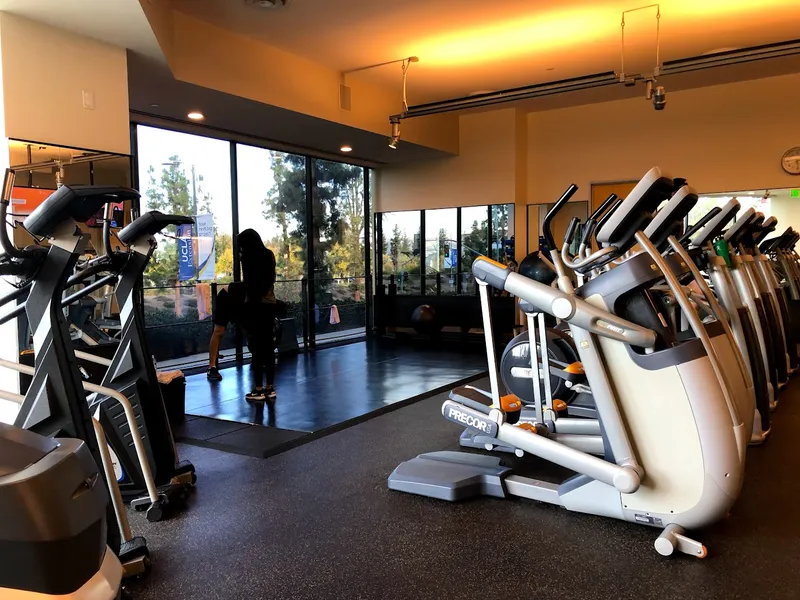 workout classes Equinox Woodland Hills