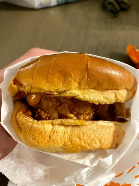 chicken sandwiches Popeyes Louisiana Kitchen