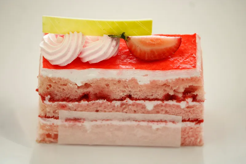 strawberry cake Cake N Cafe Bakery