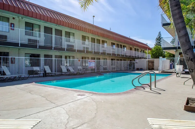 Studio 6 Fresno, CA - Extended Stay