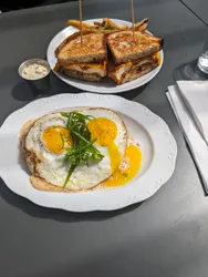 fried eggs in Long Beach