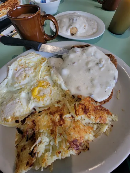 fried eggs George's 50'S Diner