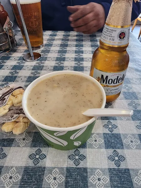 clam chowder Pete’s Seafood and Sandwich