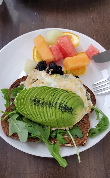 avocado toast R Cafe