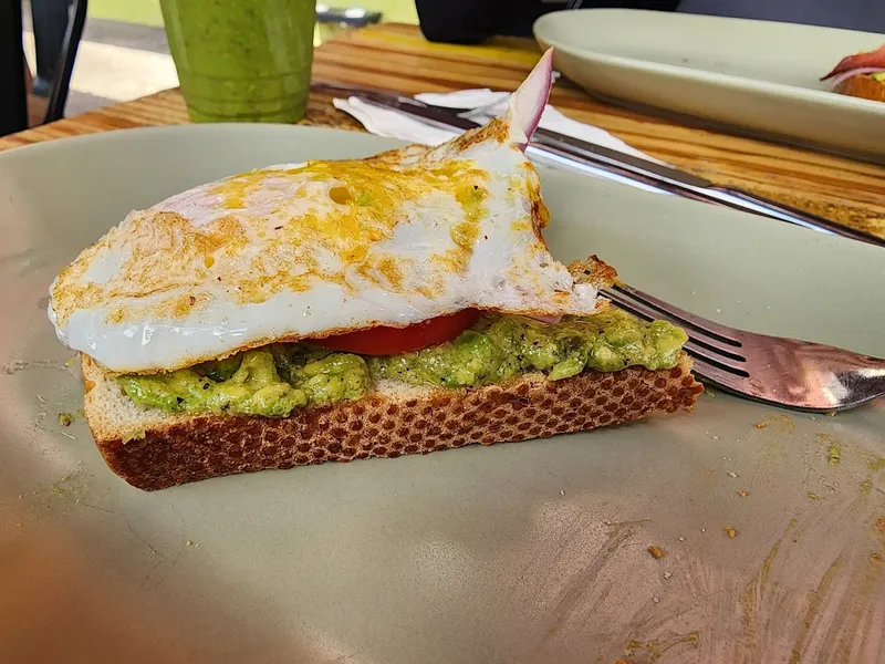 avocado toast OakCali Cafe