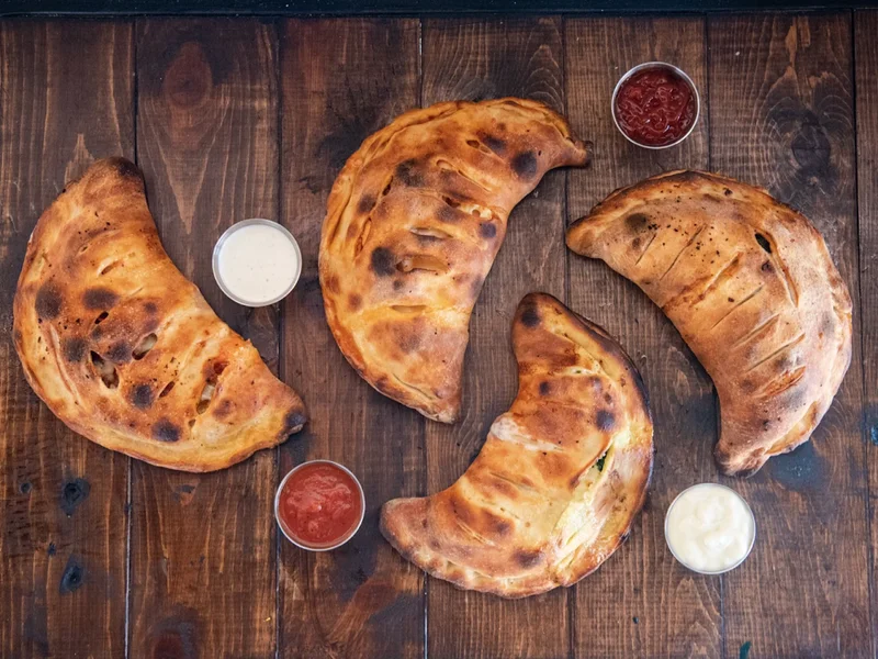 Calzone R32 Best of 32 calzones in Los Angeles