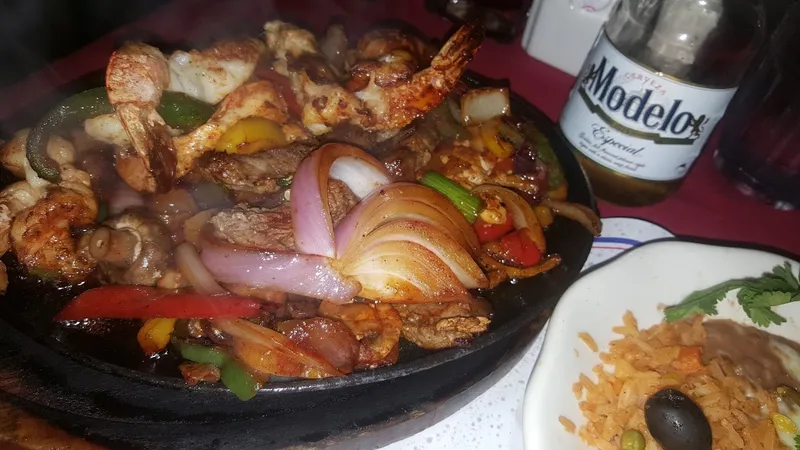 chicken fajitas El Compadre