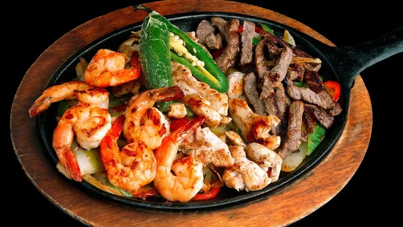 chicken fajitas Los Compadres