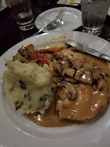 chicken marsala Cosmopolitan | Tavern & Italian Grill