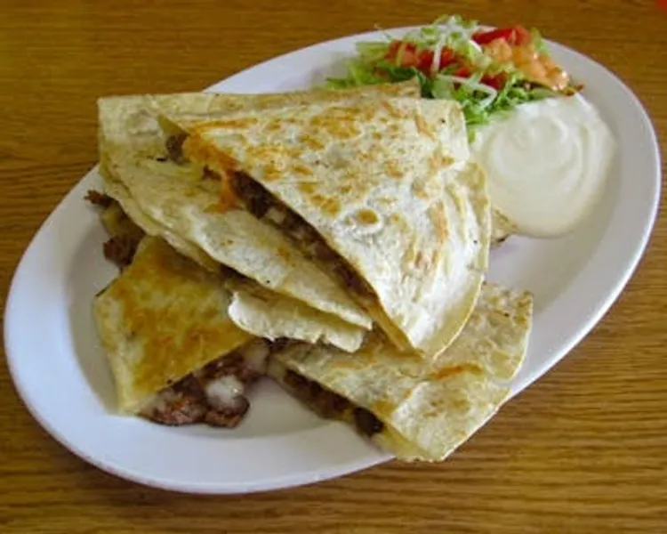 chicken quesadilla Restaurante El Gordo