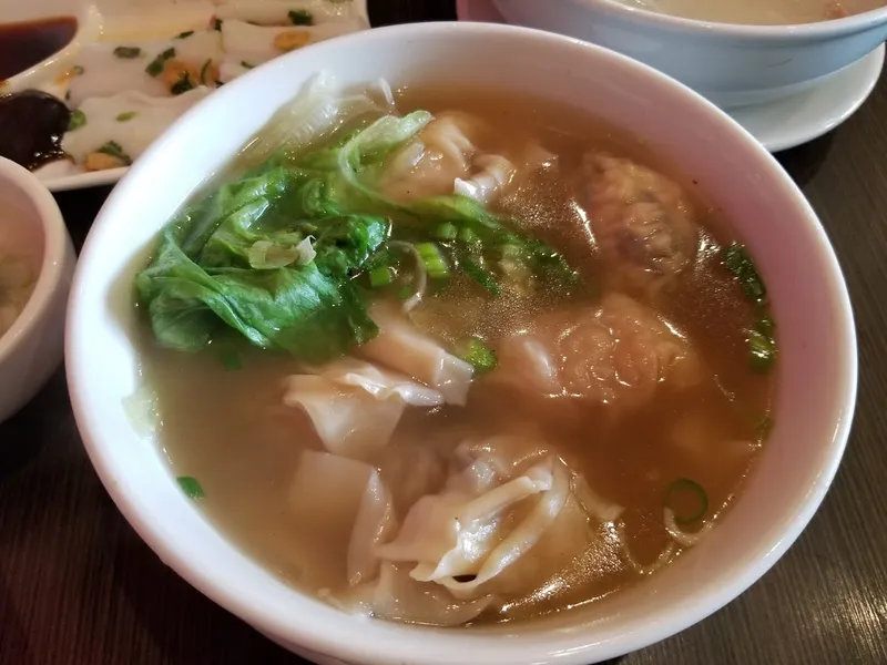 chicken rice soup Ming Tai Wun-Tun Noodle