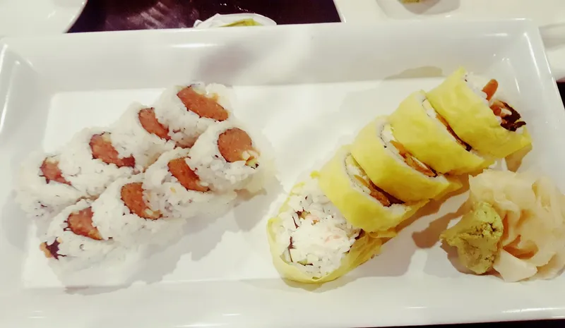 chicken roll Sushi Hana