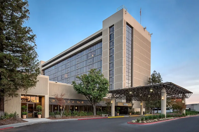 hotel with free parking Hilton Sacramento Arden West