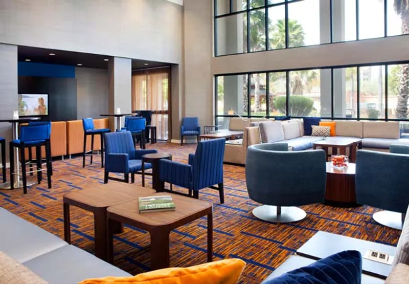 hotels with pools Courtyard by Marriott Oakland Airport