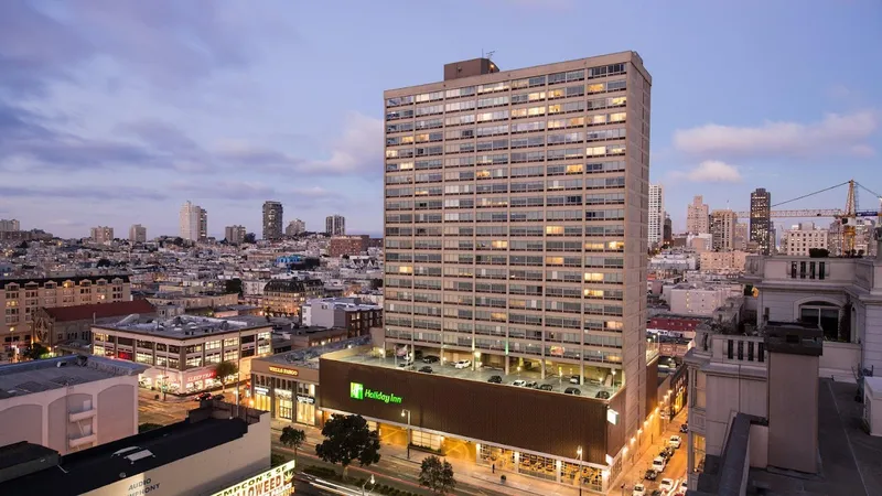 Hotels with bars Holiday Inn San Francisco-Golden Gateway, an IHG Hotel