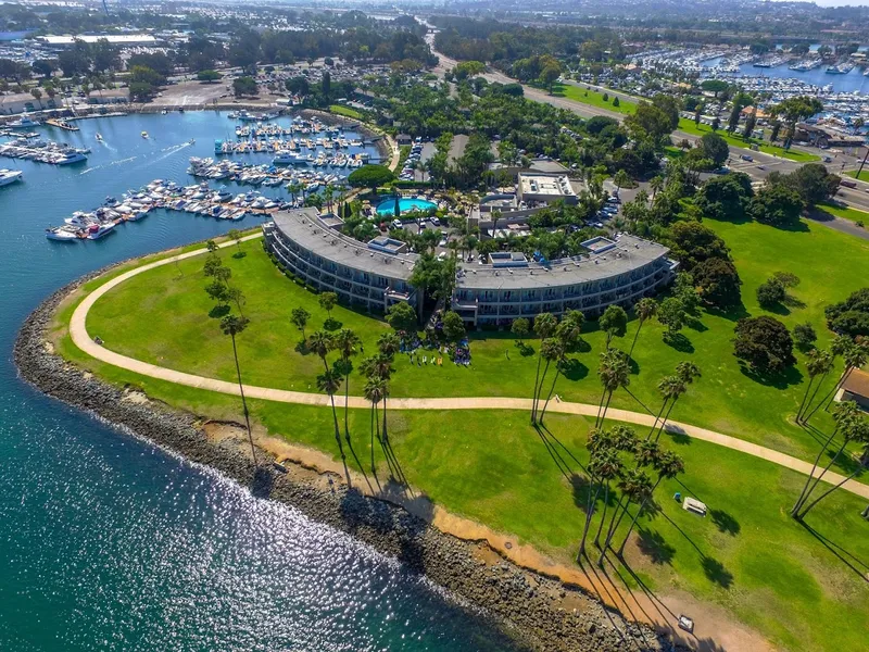 Hotels with balconies The Dana on Mission Bay