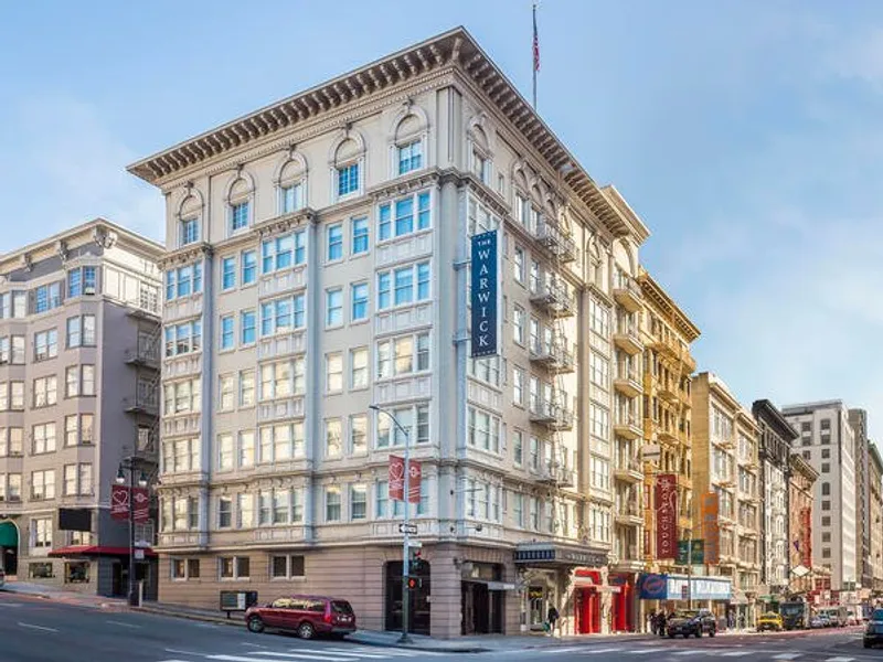 Hotels with balconies Warwick San Francisco