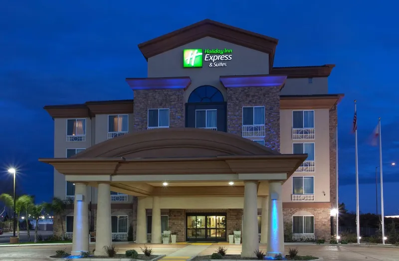 Hotels with restaurants Holiday Inn Express & Suites Fresno South, an IHG Hotel