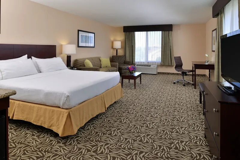 Hotels with restaurants Holiday Inn Express & Suites Fresno (River Park) Hwy 41, an IHG Hotel