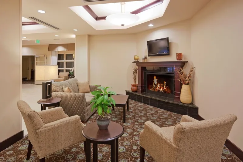 Hotels with restaurants Holiday Inn Express & Suites Clovis-Fresno Area, an IHG Hotel