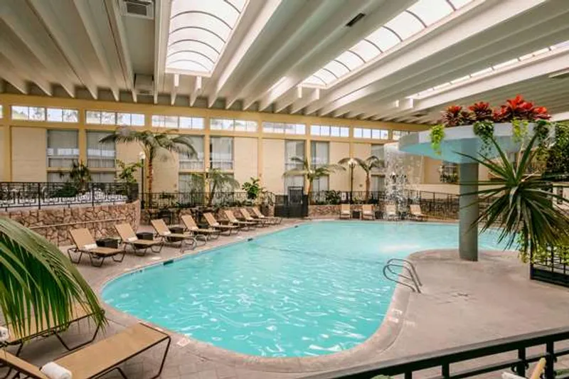 Hotels with restaurants Wyndham Garden Fresno Yosemite Airport