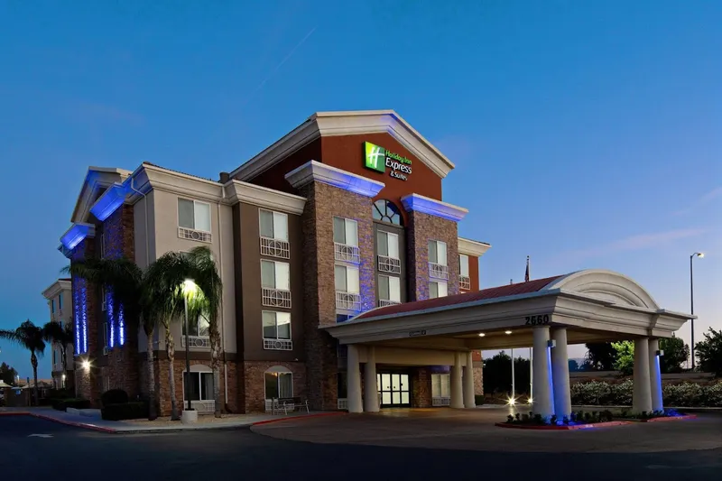 4 star hotels Holiday Inn Express & Suites Fresno South, an IHG Hotel