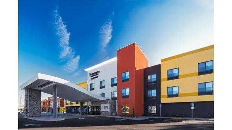 4 star hotels Fairfield Inn & Suites by Marriott Fresno Yosemite International Airport