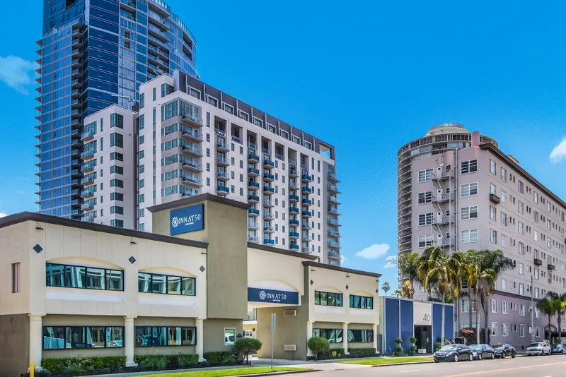 party hotels Inn at 50 - Long Beach Convention Center