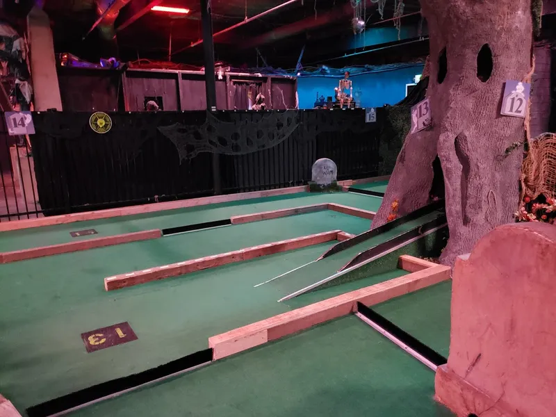 indoor activities Ghost Golf