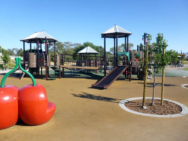 playgrounds Commodore Park