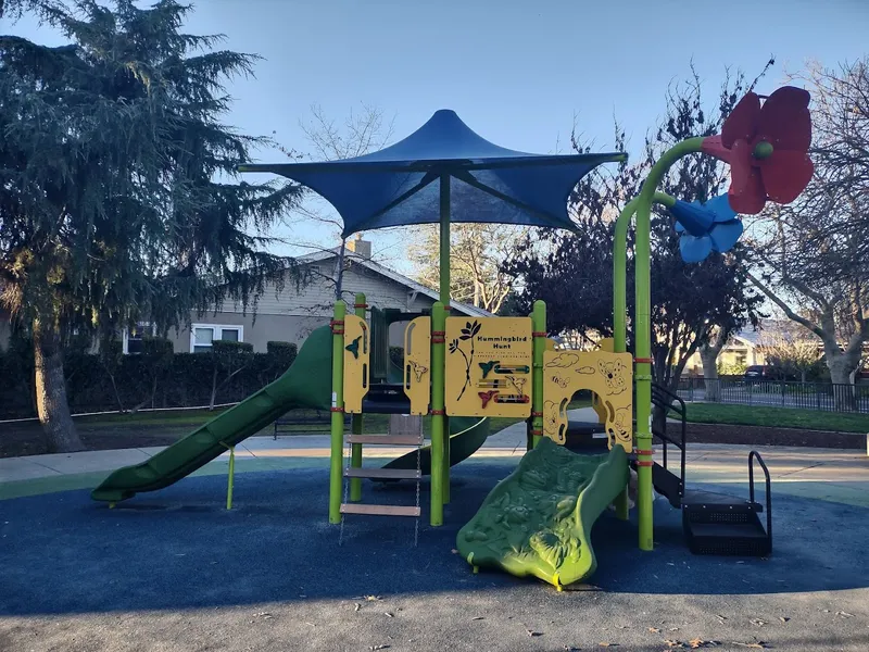 playgrounds Hummingbird Park