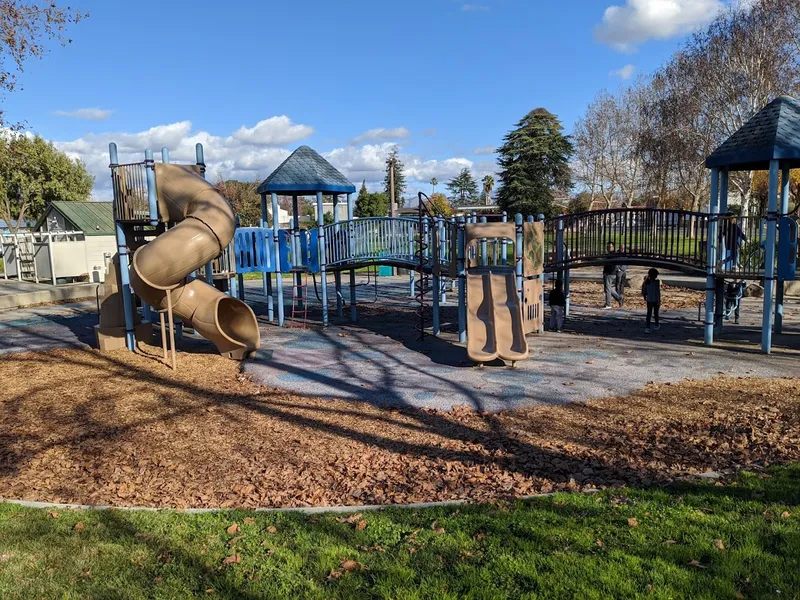 playgrounds Lincoln Glen Park