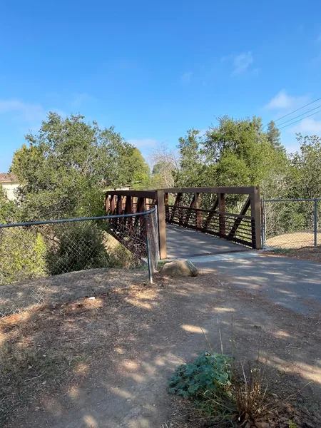 kid-friendly hiking trails Los Gatos Creek Trail and Bridge