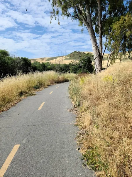 kid-friendly hiking trails Coyote Creek Trail