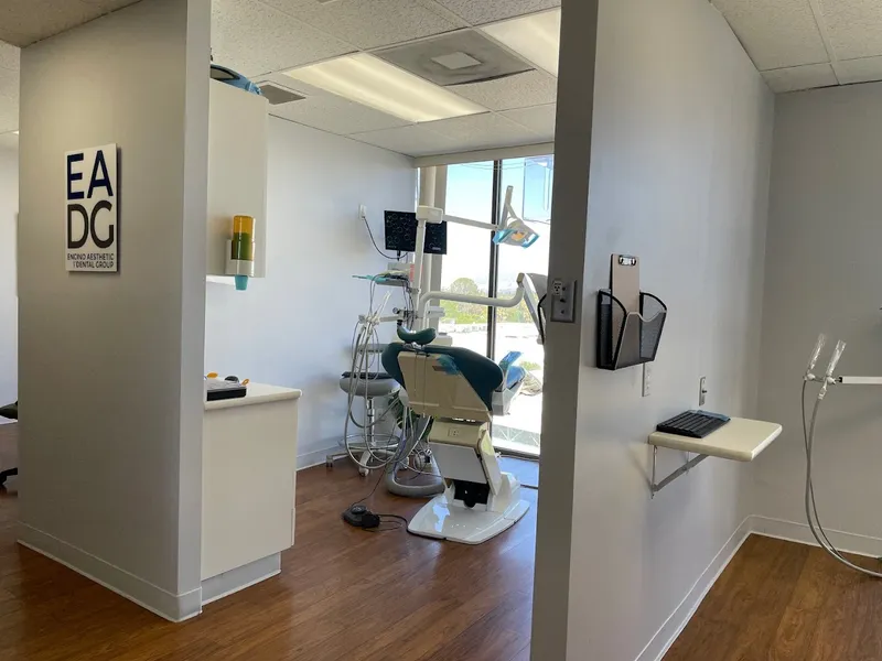 dental clinics Encino Aesthetic Dental Group / A Dental Emergency Office