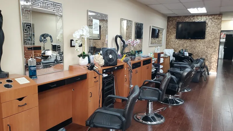 hair salons Farah's Beauty Salon in Canoga Park