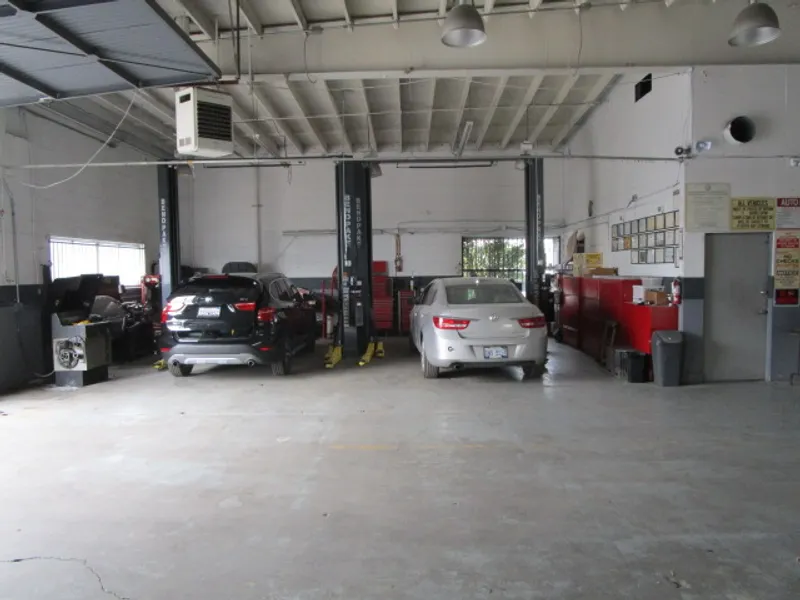 auto body shops Accent Collision Inc