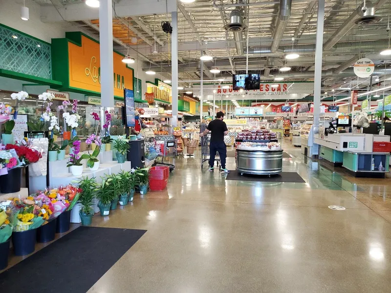 grocery stores Vallarta Supermarkets