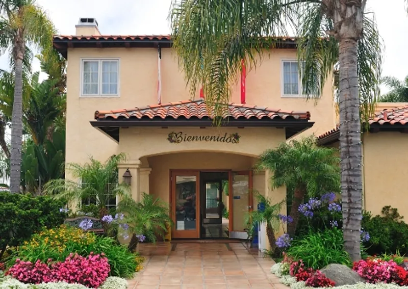 pet friendly hotels Old Town Inn in Point Loma