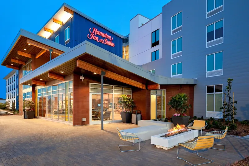 pet friendly hotels Hampton Inn & Suites San Diego Airport Liberty Station