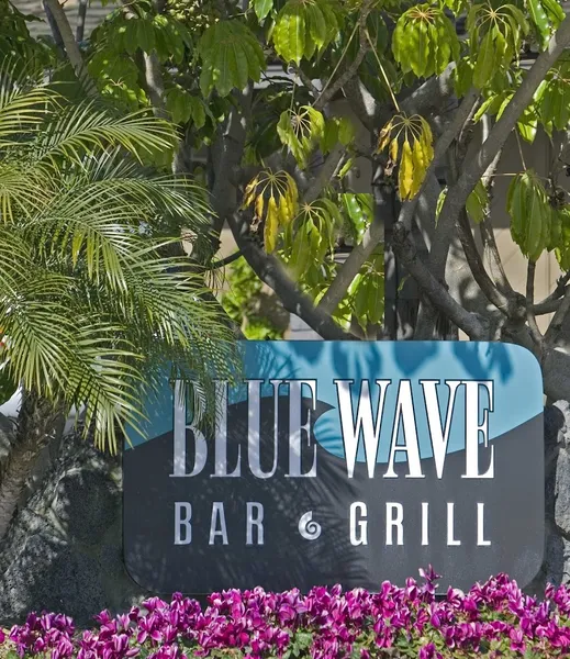 happy hours Blue Wave Bar & Grill