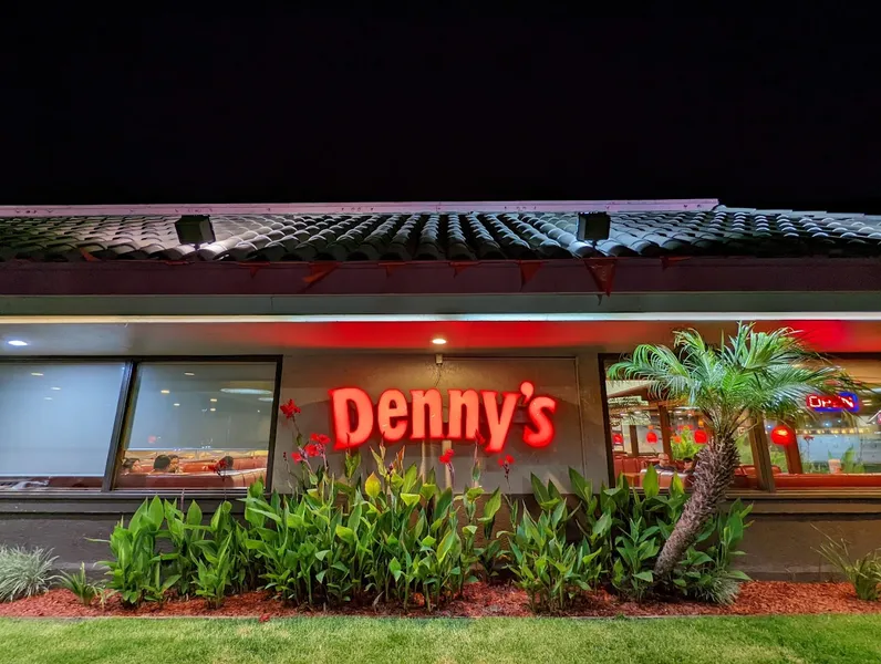 late night restaurants Denny's