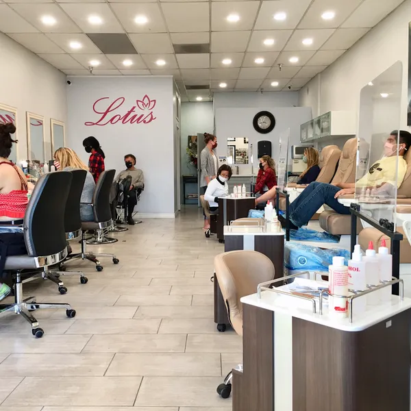 nail salons Lotus