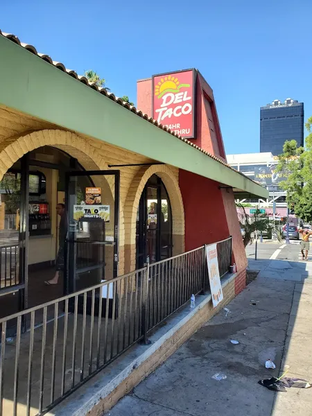 Fast Food restaurants Del Taco in Downtown San Diego