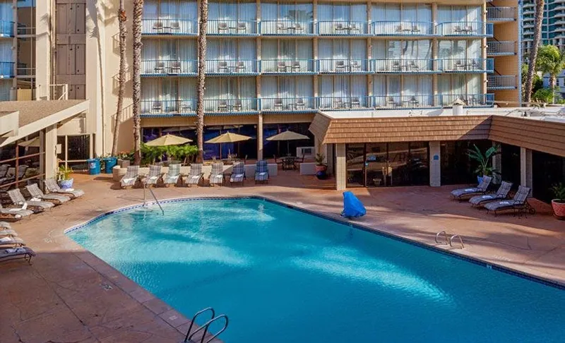 pet friendly hotels Wyndham San Diego Bayside