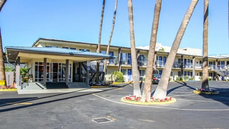 pet friendly hotels Motel 6 San Diego, CA - Airport - Harbor