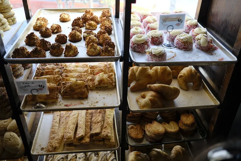 bakeries La Victoria Panadería